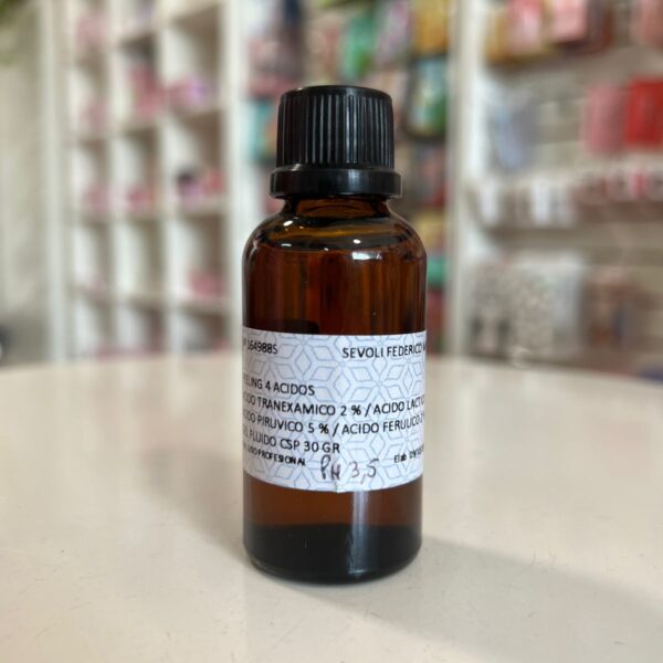PEELING A LOS 4 ACIDOS: Ac.Tranexámico 2% -Ac.Láctico 10 % -Ac.Pirúvico 5% -Ac.Ferúlico 2%. - pH 3,5