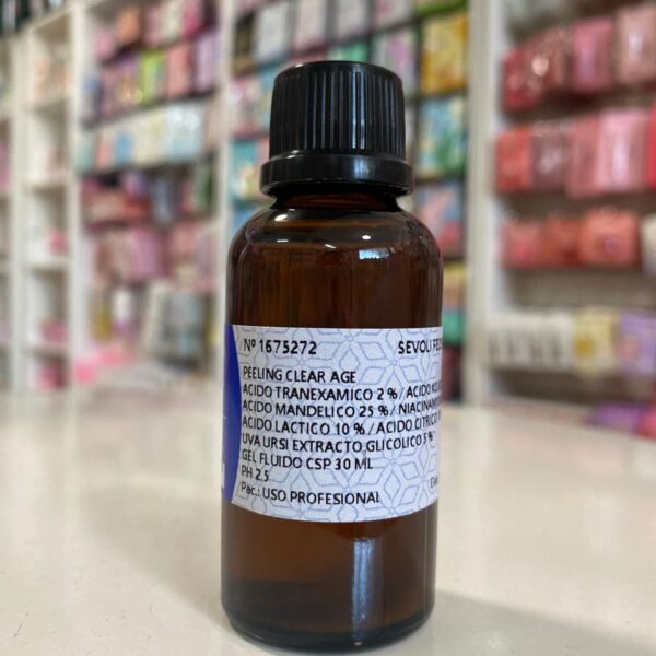 Peeling CLEAR-AGE: ac.tranexámico 2% - ac.mandélico 25% - ac.láctico 10% - ac.kójico 3%- uva ursi 5% - cítrico 10% - niacinamida 2%. pH 2,5